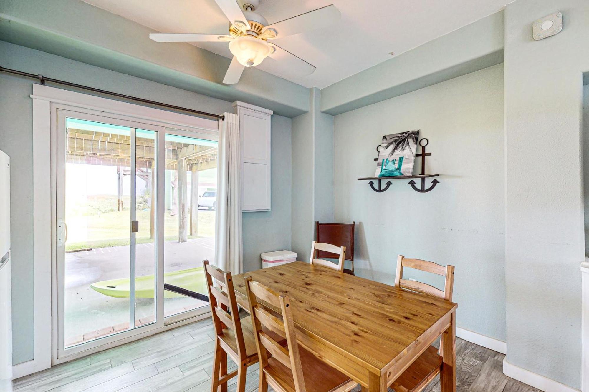Lost Colony IV Port Aransas Room photo